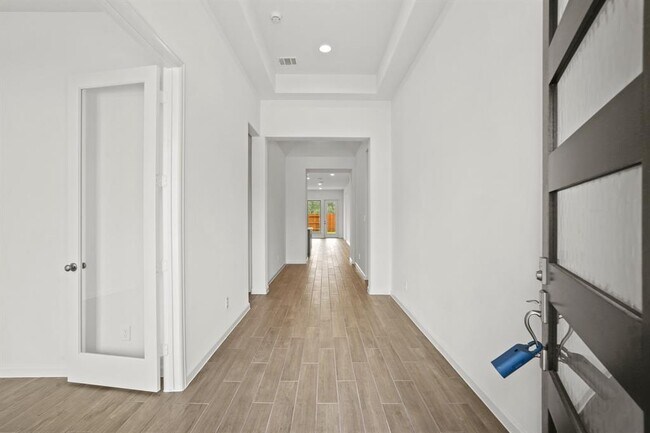 Building Photo - 30243 GOLD FINCH PL