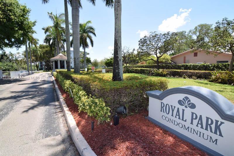 Primary Photo - 120 Royal Park Dr