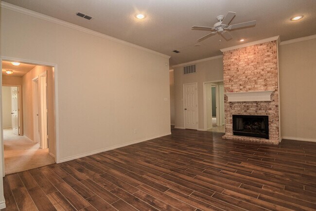 Foto del edificio - 5007 104th St
