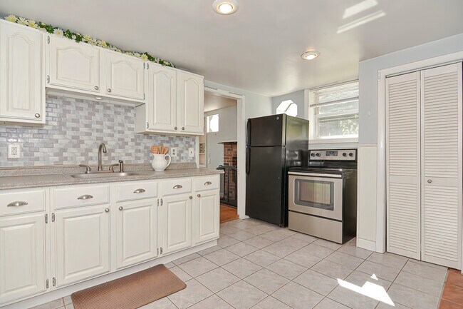 Foto del edificio - 71 Walnut Rd