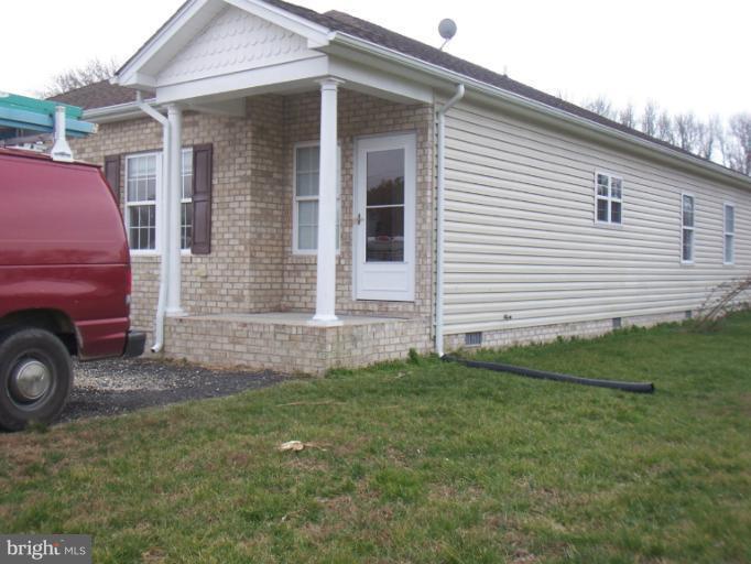 Primary Photo - 22095 Colton Point Rd