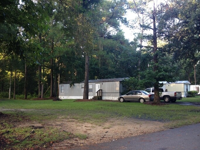 Foto del edificio - White's Mobile Home Park