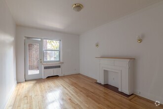 Building Photo - 6211 Av. Lennox
