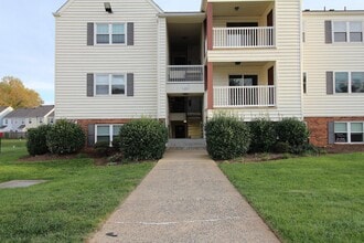 Building Photo - 102 Chesterfield Ln