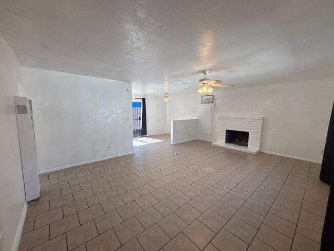 Building Photo - 826 Astor Dr