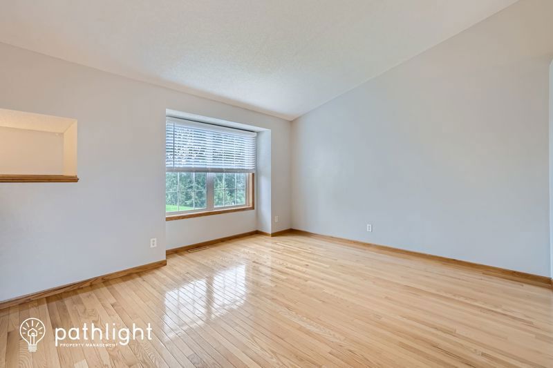 Foto principal - 302 7th St S