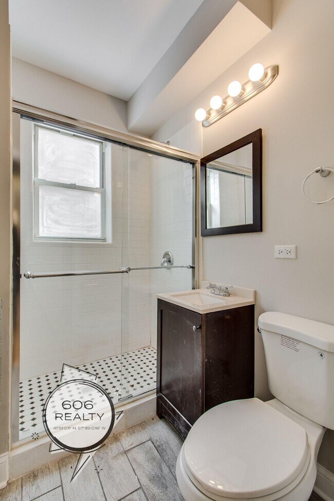 Foto del edificio - 840 E 53rd St