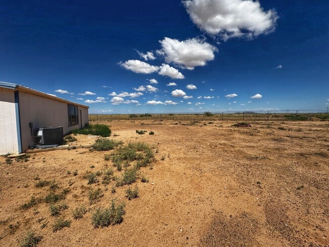 Foto del edificio - 93 Greer Rd