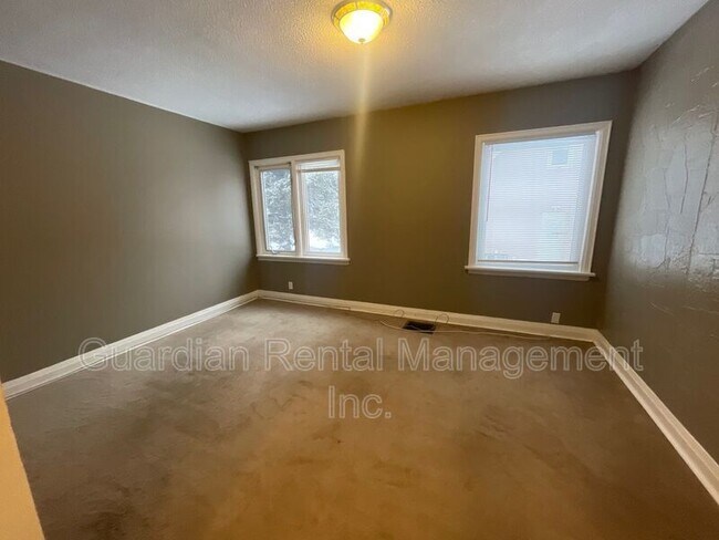 Photo du bâtiment - 135 Dorothy St