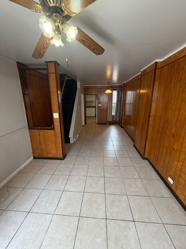 Foto del edificio - 4-bedroom home in the heat of Reading!