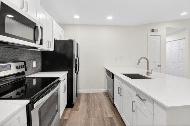 Building Photo - 1825 Palm Cove Blvd