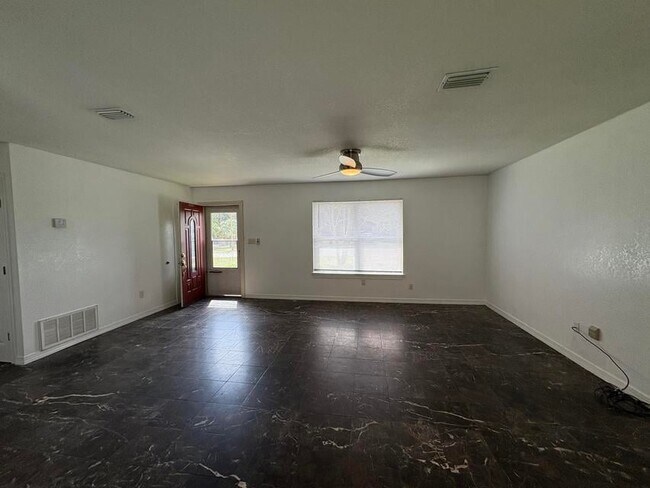Foto del edificio - 410 Wildwood St