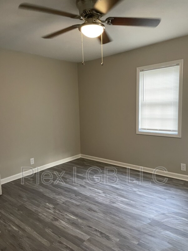 Foto del edificio - 324 Daniel St