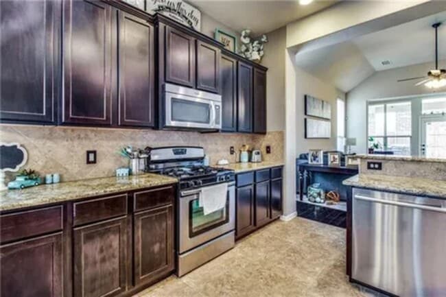 Building Photo - 1720 Rosson Rd