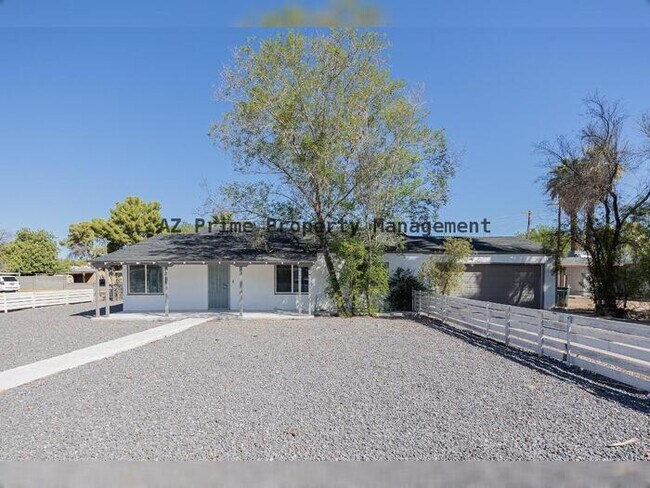 Building Photo - 3018 E Virginia Ave