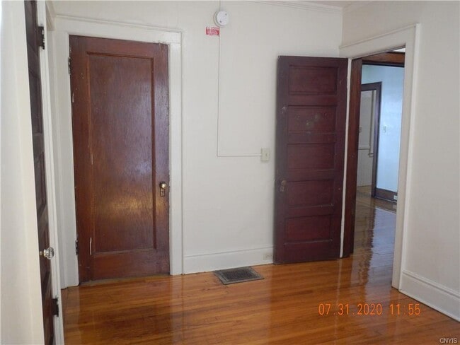 Building Photo - 831 Westcott St
