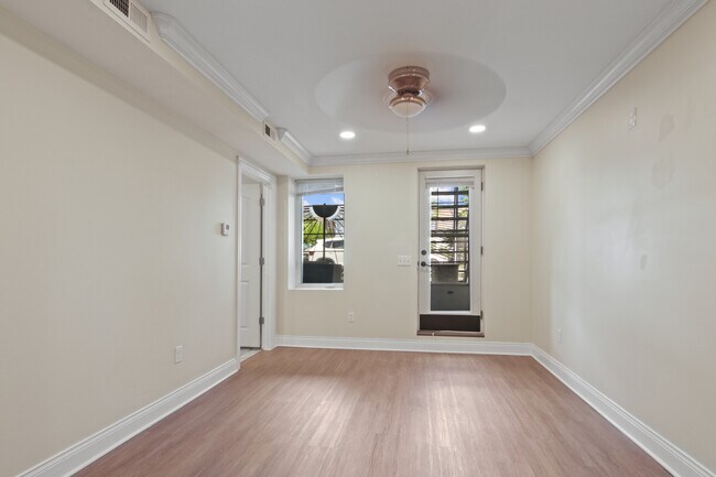 Building Photo - 2740 S Troy St