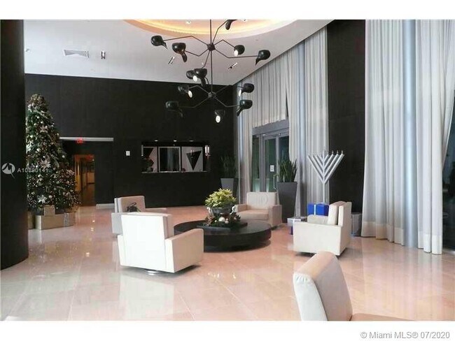 Building Photo - 900 Biscayne Blvd