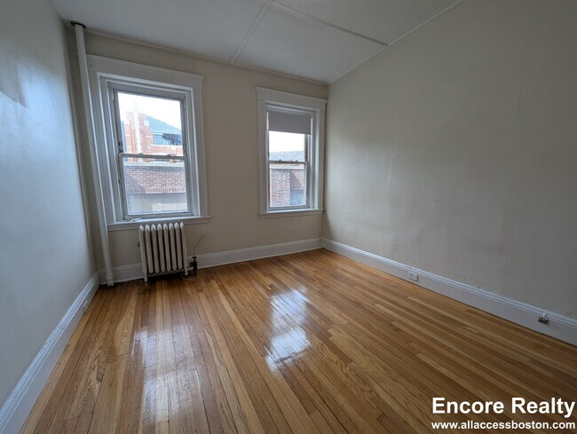 Building Photo - 1185 Boylston St