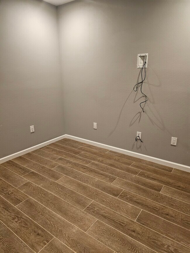 Building Photo - 3551 Maine Ave