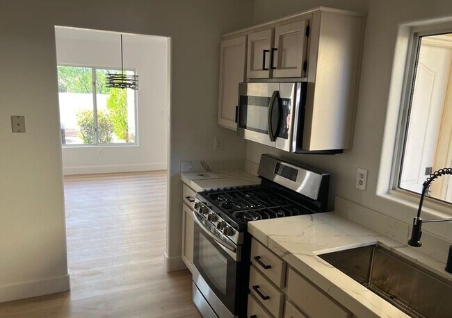 Building Photo - Beautifully Renovated 2-Bedroom Home in Sun City Summerlin | Single Story