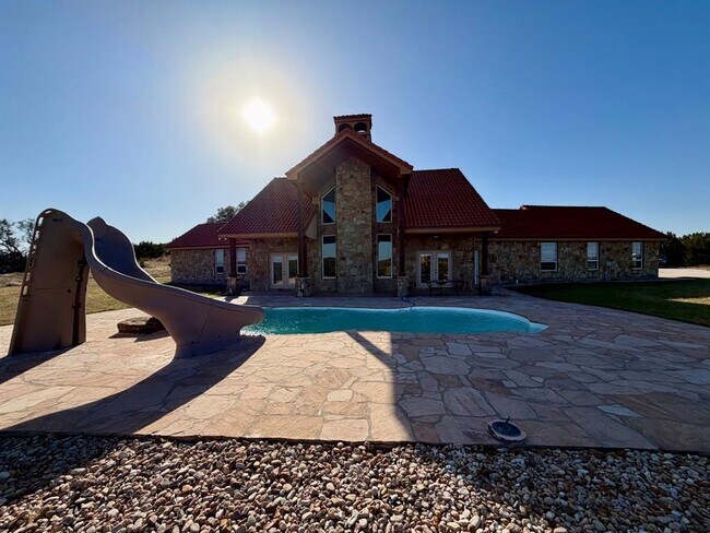 Foto del edificio - 8256 US-183