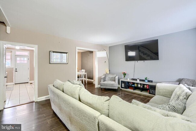 Foto del edificio - 1543 Lochwood Rd