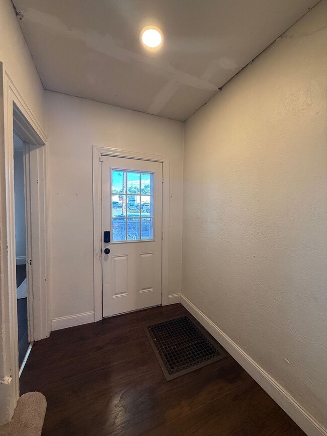 Building Photo - 3 Bed 1 Bath in Cannonsburg