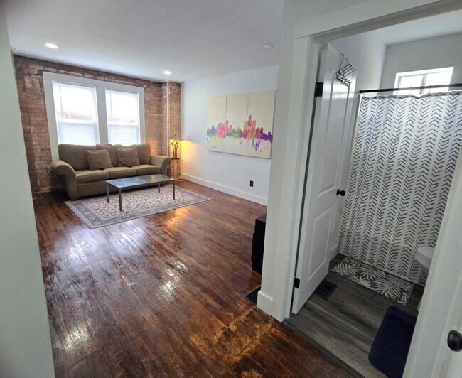 Foto del edificio - 11765 Glenfield Ave