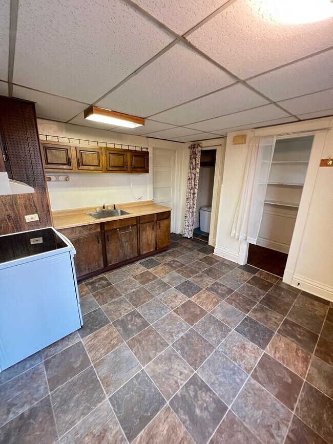 Foto del edificio - 910 N 22nd Ave W