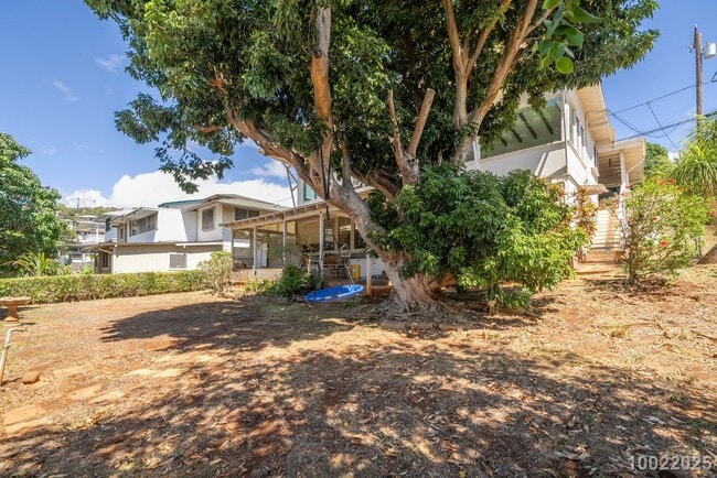 Building Photo - Move in Ready! 1 BD 1 BA home in Aiea ($300 off the first month’s rent if moved in before Decembe...