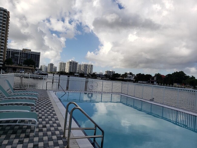 Foto del edificio - 1913 S Ocean Dr