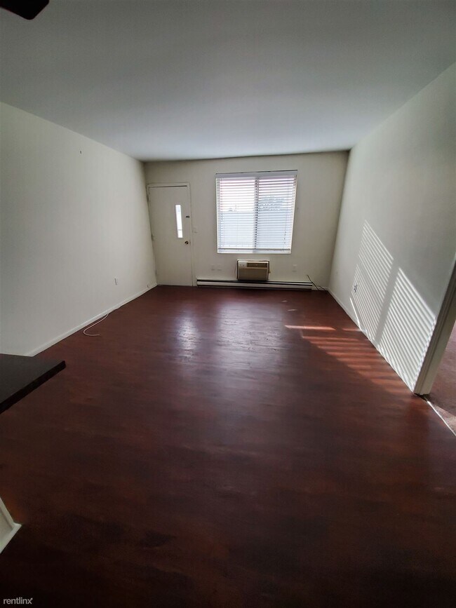 Building Photo - 1 br, 1 bath Condo - 69 Cove Rd Unit 10