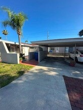 Building Photo - 2301 W Bay Dr