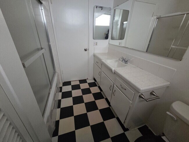 Foto del edificio - 3834 Mentone Ave