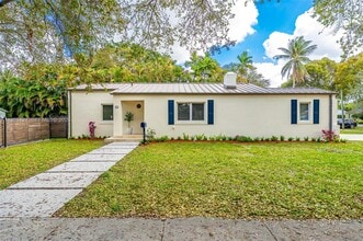 Building Photo - 295 De Leon Dr