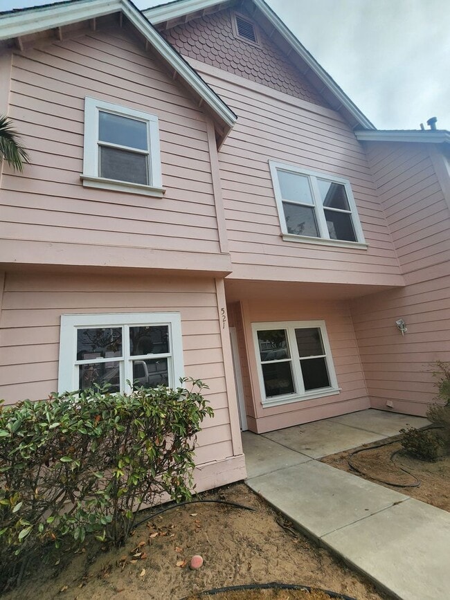 Building Photo - 521 Adina Way