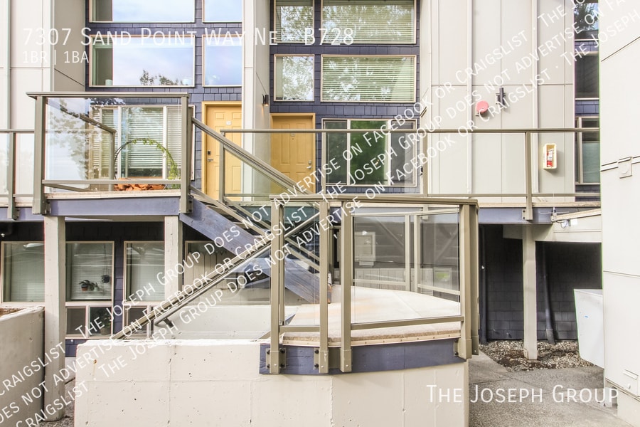 Primary Photo - 7307 Sand Point Way NE