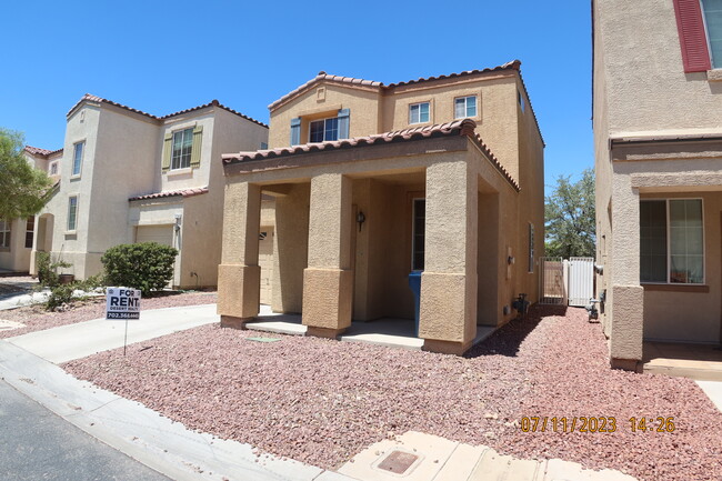 Foto del edificio - 7718 Crystal Village Ln