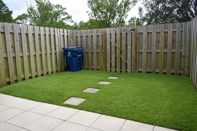 Building Photo - 416 Georgian Park Dr