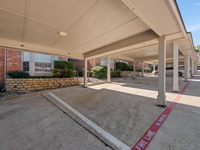 Foto del edificio - 12660 Hillcrest Rd