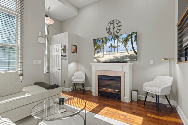 Building Photo - 292 Roslyn Ct