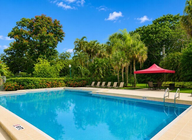 Foto del edificio - 7705 Forest Green Ln