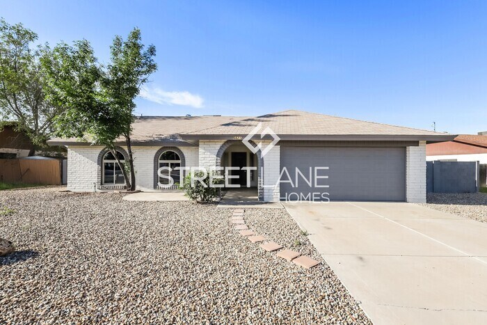 Primary Photo - JUST REDUCED-Beautiful 3 Bedrooms Home in ...