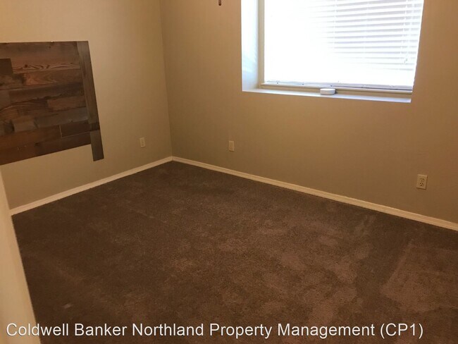 Foto del edificio - 3 br, 2.5 bath House - 835 N Pine Cliff Dr