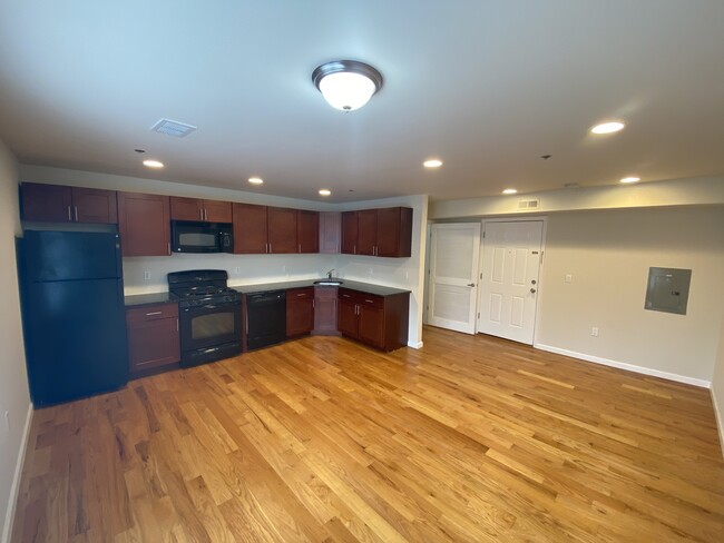 Building Photo - 115 42nd St