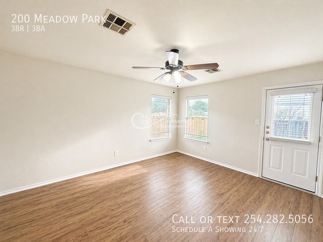 Building Photo - 200 Meadow Park Dr