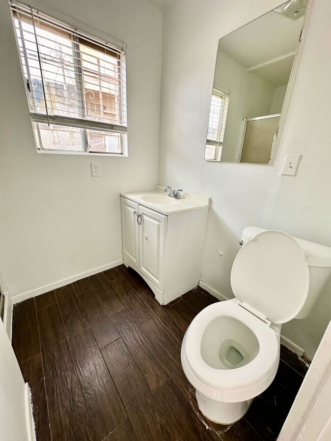 Photo - Baring Cross &amp; 92nd Apartment