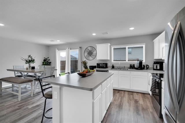 Foto del edificio - 613 Mayfield Dr