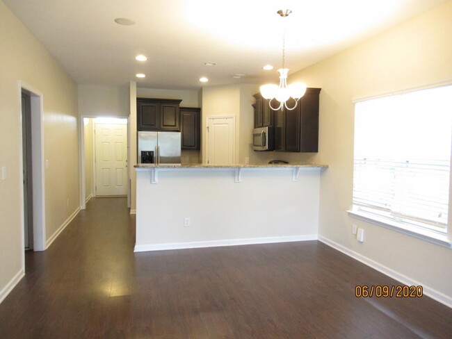 Building Photo - 1566 Ruger Dr